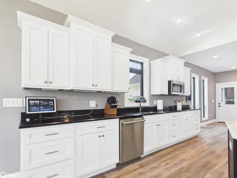 214 E Wapello Street Agency IA 52530