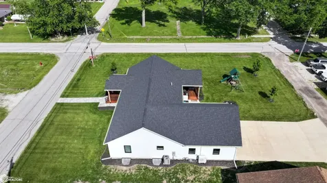 214 E Wapello Street Agency IA 52530