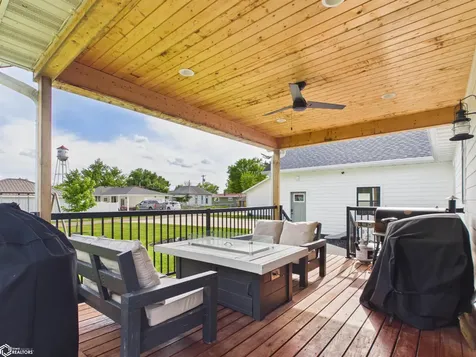 214 E Wapello Street Agency IA 52530