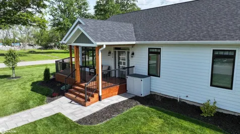 214 E Wapello Street Agency IA 52530