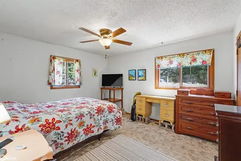 110 Sunrise Drive Lincoln IA 50652