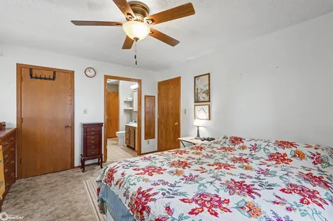 110 Sunrise Drive Lincoln IA 50652