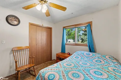 110 Sunrise Drive Lincoln IA 50652