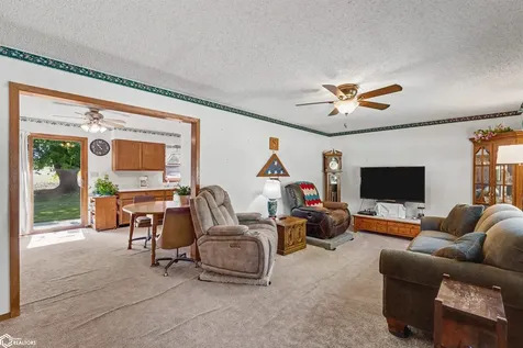 110 Sunrise Drive Lincoln IA 50652