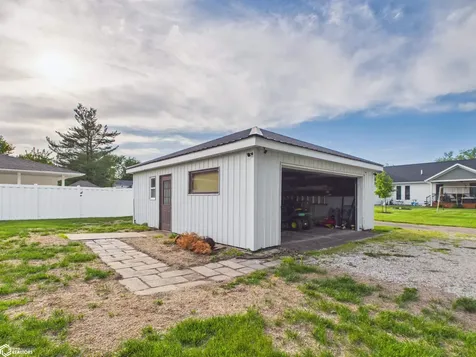 227 E Main Street Agency IA 52530