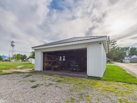 227 E Main Street Agency IA 52530
