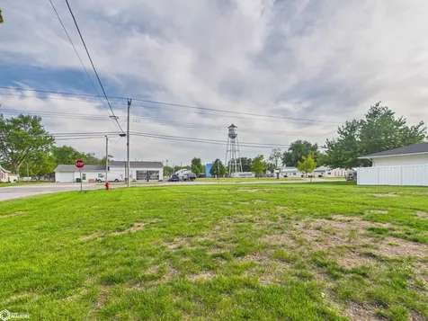 227 E Main Street Agency IA 52530
