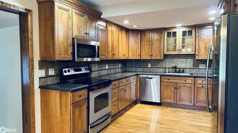2611 Luminary Lane Oskaloosa IA 52577