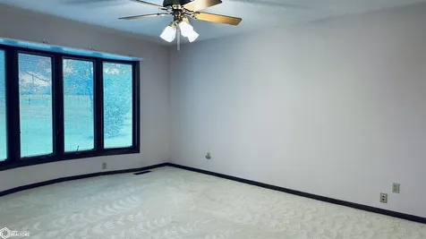 2611 Luminary Lane Oskaloosa IA 52577