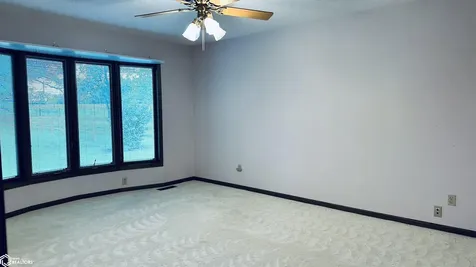 2611 Luminary Lane Oskaloosa IA 52577