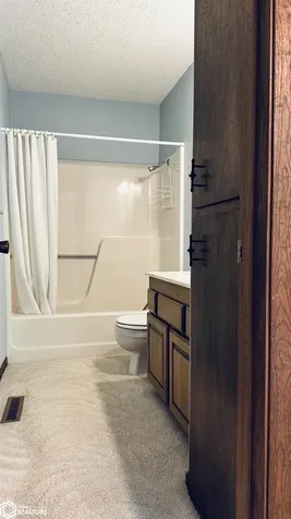 2611 Luminary Lane Oskaloosa IA 52577