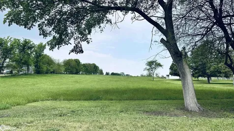 2611 Luminary Lane Oskaloosa IA 52577