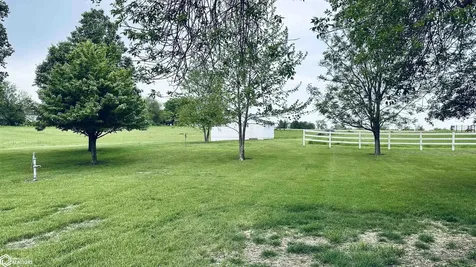 2611 Luminary Lane Oskaloosa IA 52577