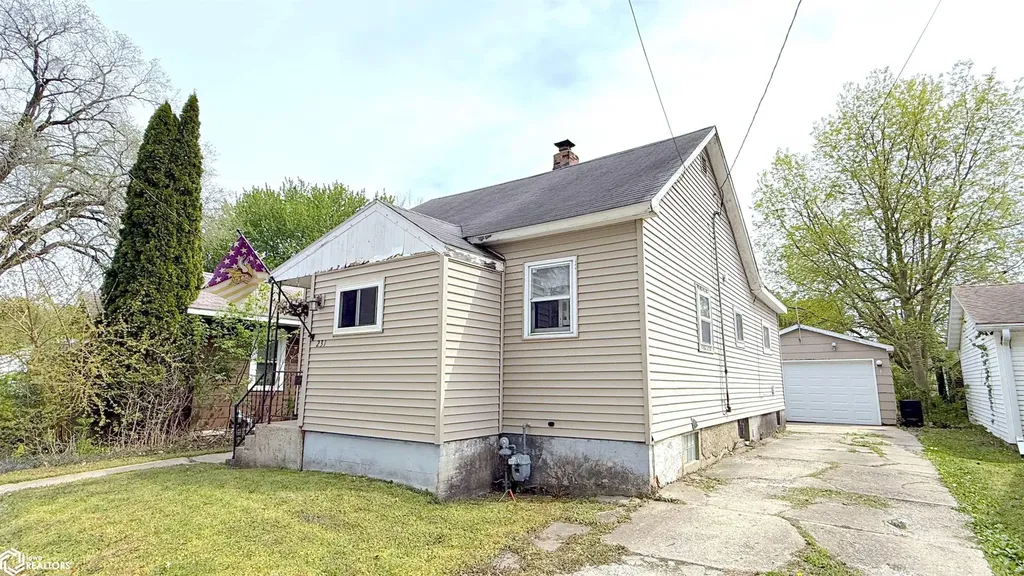 231 25th Street SW Mason City IA 50401