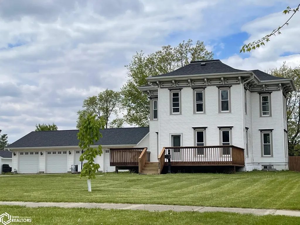 925 Reed Street Grinnell IA 50112