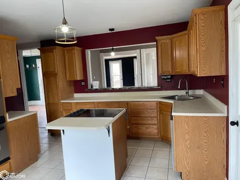925 Reed Street Grinnell IA 50112