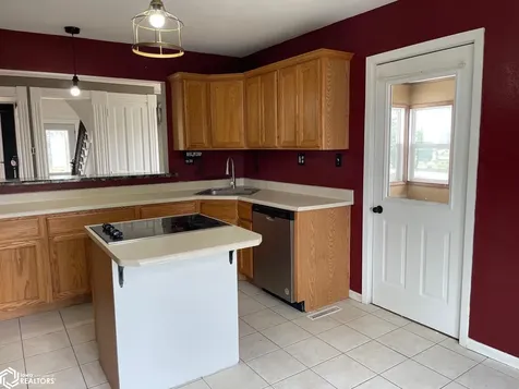 925 Reed Street Grinnell IA 50112