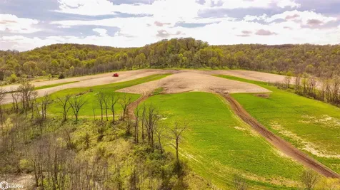 38346 Cherry Valley Road Guttenberg IA 52052