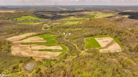 38346 Cherry Valley Road Guttenberg IA 52052