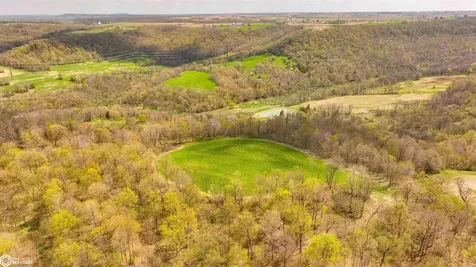38346 Cherry Valley Road Guttenberg IA 52052