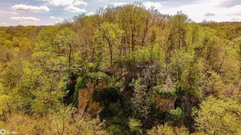 38346 Cherry Valley Road Guttenberg IA 52052