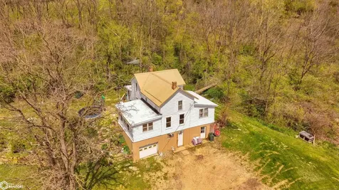 38346 Cherry Valley Road Guttenberg IA 52052