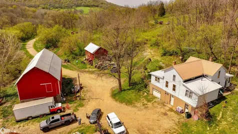 38346 Cherry Valley Road Guttenberg IA 52052