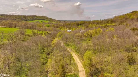 38346 Cherry Valley Road Guttenberg IA 52052