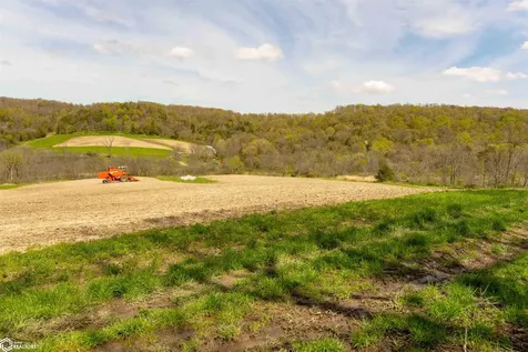 38346 Cherry Valley Road Guttenberg IA 52052