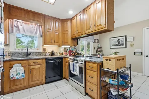 12002 Sylvan Heights Road Burlington IA 52601