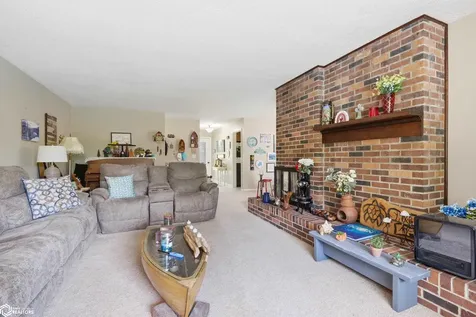 12002 Sylvan Heights Road Burlington IA 52601