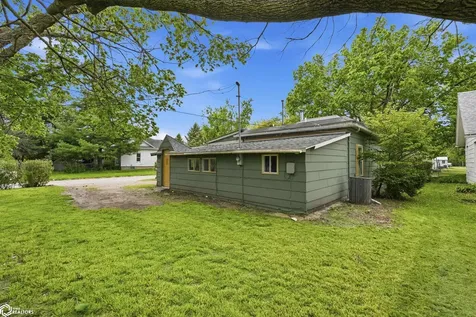 811 S 5th Street Fairfield IA 52556