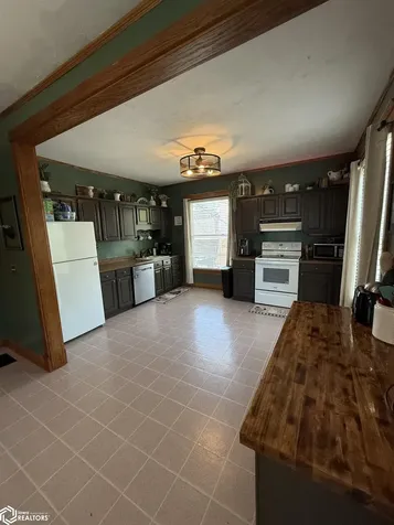 214 S Jefferson Street Sigourney IA 52591