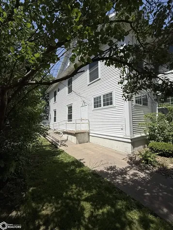 214 S Jefferson Street Sigourney IA 52591