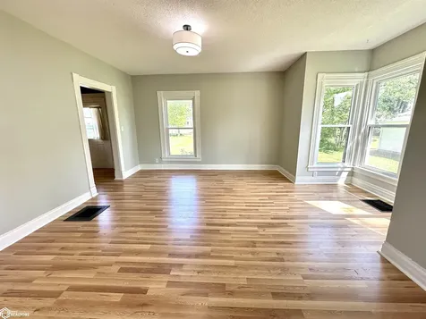 1016 Elm Street Grinnell IA 50112