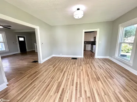 1016 Elm Street Grinnell IA 50112