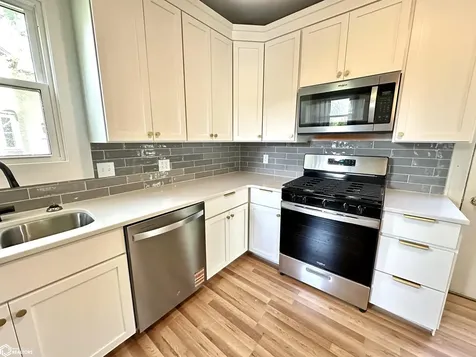 1016 Elm Street Grinnell IA 50112