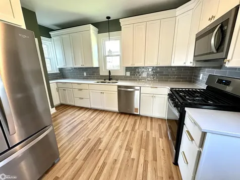 1016 Elm Street Grinnell IA 50112
