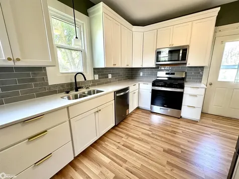 1016 Elm Street Grinnell IA 50112