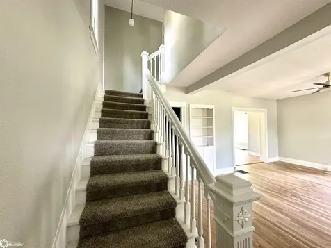 1016 Elm Street Grinnell IA 50112