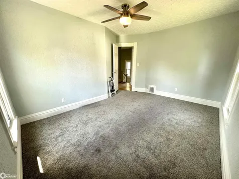 1016 Elm Street Grinnell IA 50112