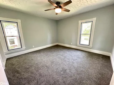 1016 Elm Street Grinnell IA 50112