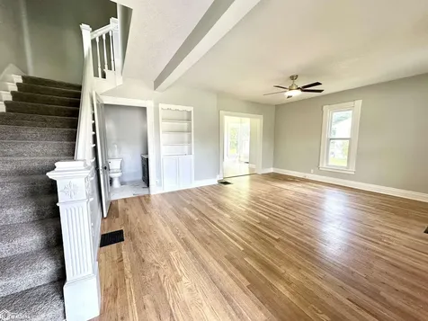 1016 Elm Street Grinnell IA 50112