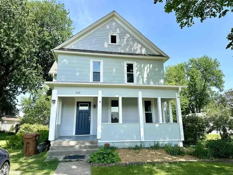 1016 Elm Street Grinnell IA 50112