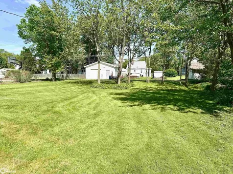 1016 Elm Street Grinnell IA 50112