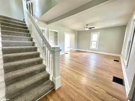 1016 Elm Street Grinnell IA 50112