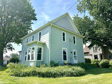 1016 Elm Street Grinnell IA 50112