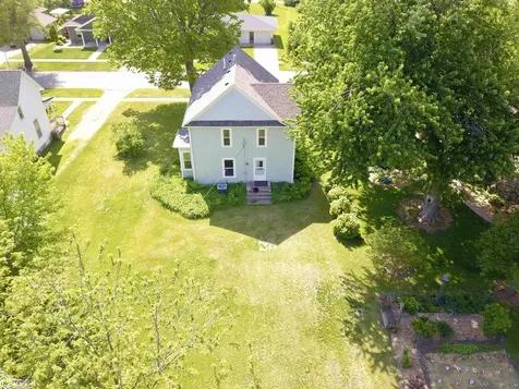 1016 Elm Street Grinnell IA 50112