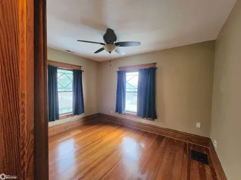 811 8th Avenue Grinnell IA 50112