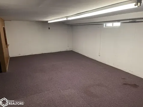 105 E Dewey Street Danville IA 52623